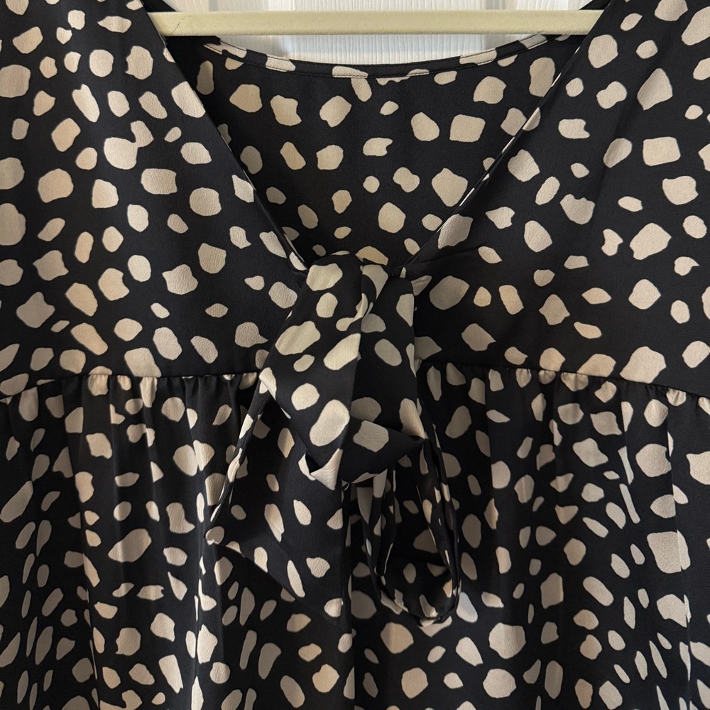 LOFT Size 20 Black & Tan Patterned Top 🖤 Cute Large Bow in Back - Picture 8 of 9